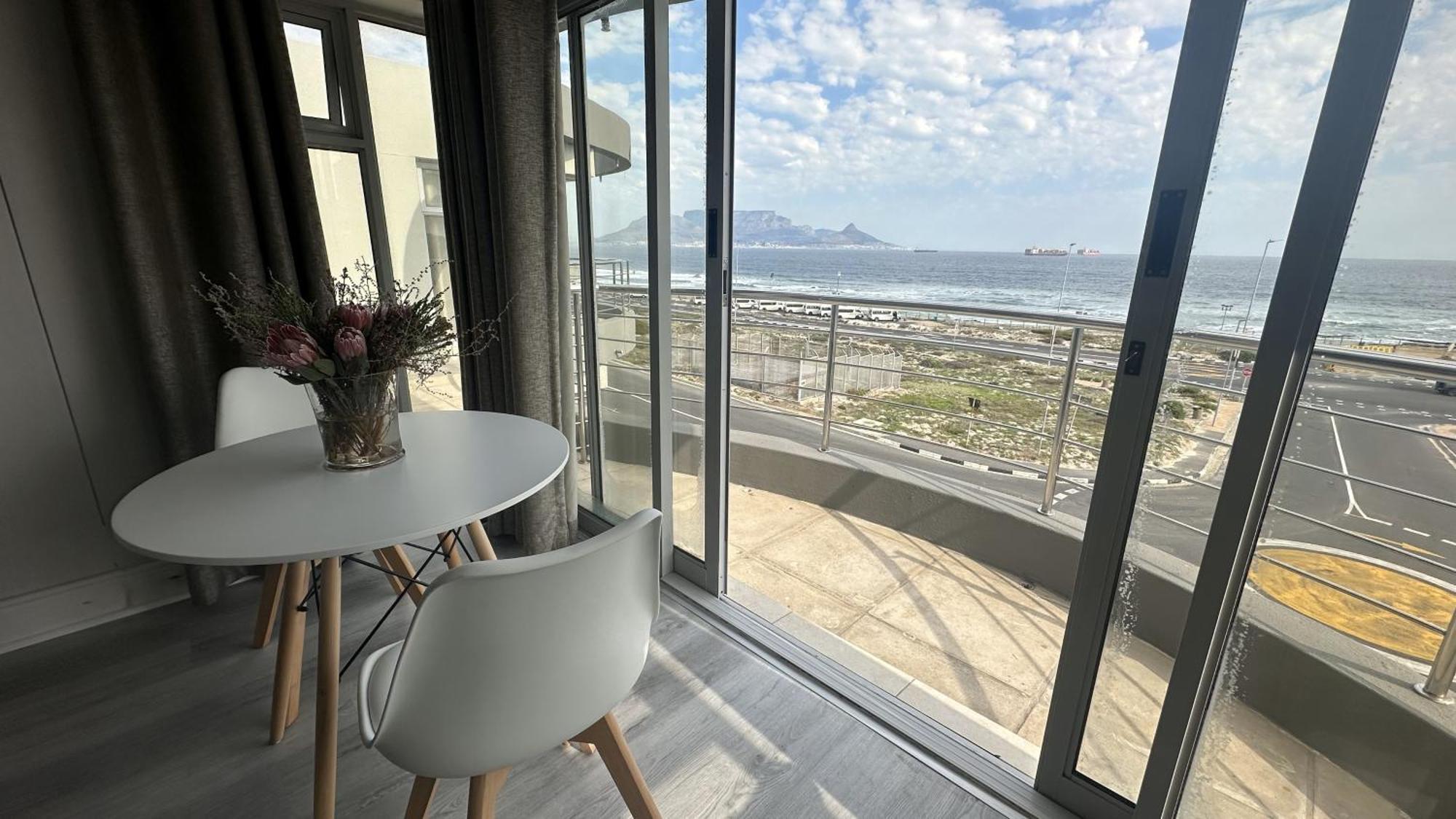Oceansnest Guest House Bloubergstrand Exterior foto
