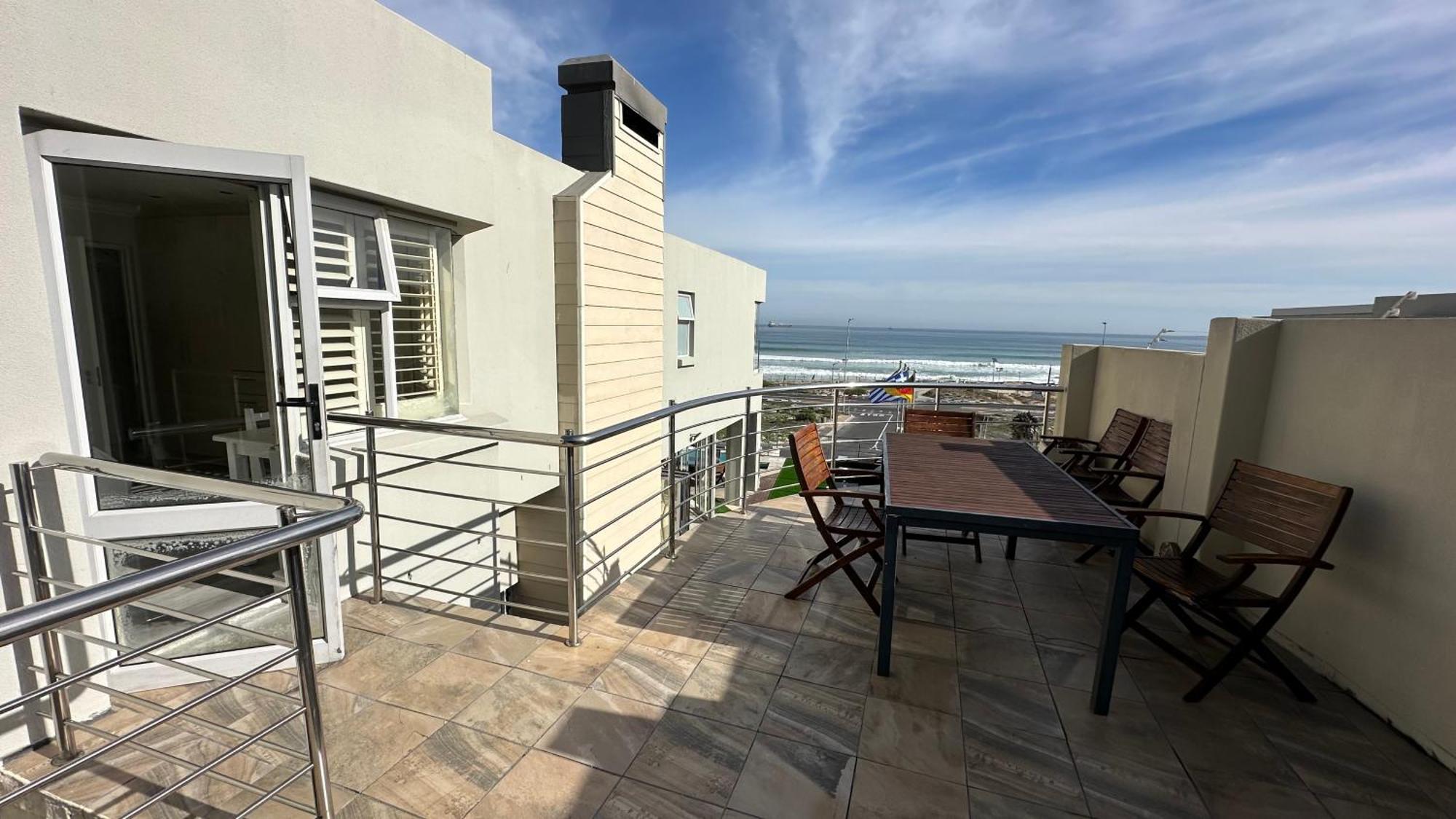 Oceansnest Guest House Bloubergstrand Exterior foto